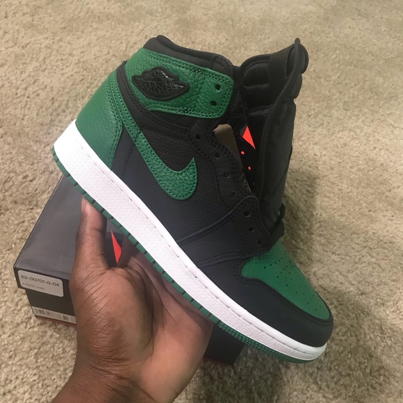 Air Jordan 1 “Pine Green” - Picture 4 of 8